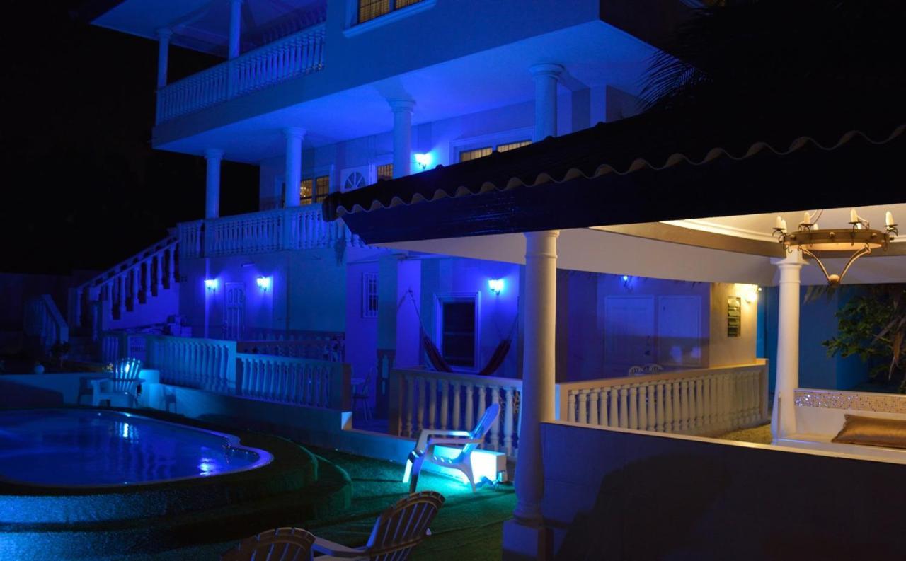 Adonai Hotel Boutique Willemstad Exterior foto